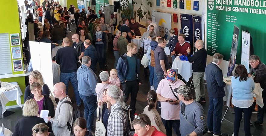 Foto fra seneste INFOTAG i Ringkøbing-Skjern Kulturcenter april 2024 (Arkivfoto: flytmodvest.dk)