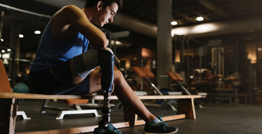 Benamputeret mand / colourbox